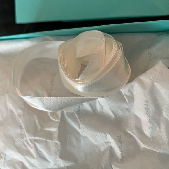 Large Tiffany’s gift box, bag and ribbon - Picture 4 of 8